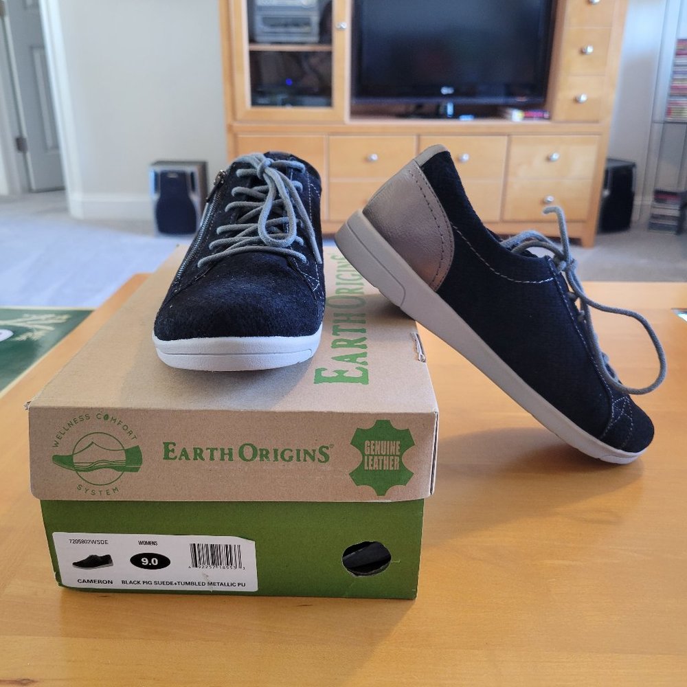 NWOT Earth Origins Cameron Sneaker